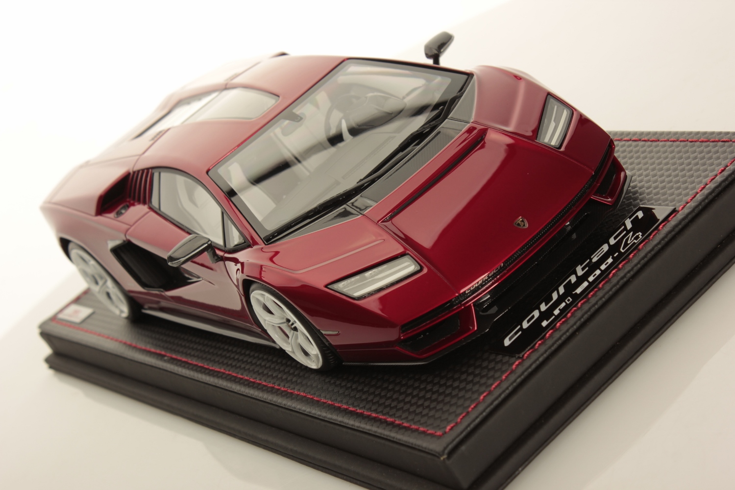 mr-collection-models-lamborghini-countach-lpi-800-4-1-18 image 3