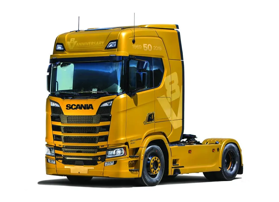 italeri-3927-scania-s730-highline-4x2-maquette-camion-1-24 image 1