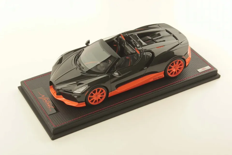 mr-collection-models-bugatti-w16-mistral-aile-ferm-e-1-18 image 1