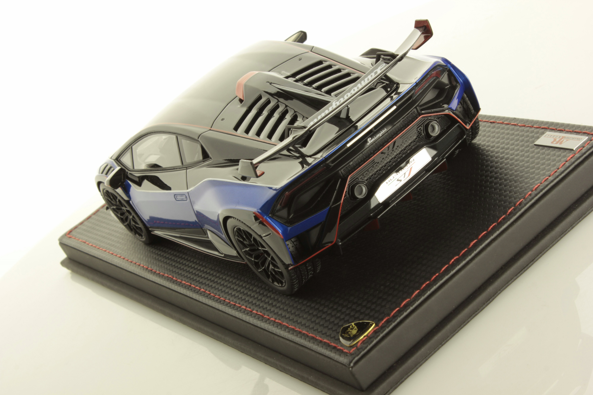 mr-collection-models-lamborghini-huracan-stj-1-18-2 image 4