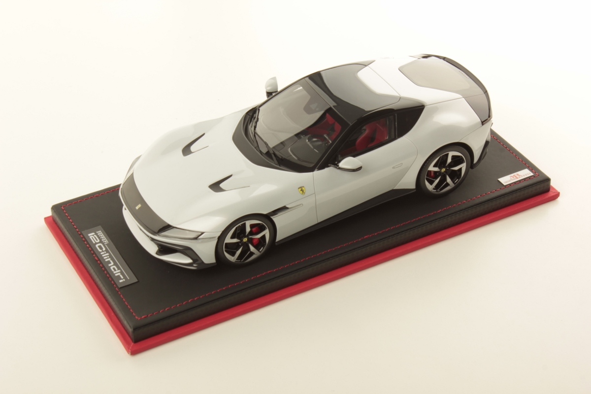 mr-collection-models-ferrari-12-cilindri-miniature-auto-de-collection-2 image 1