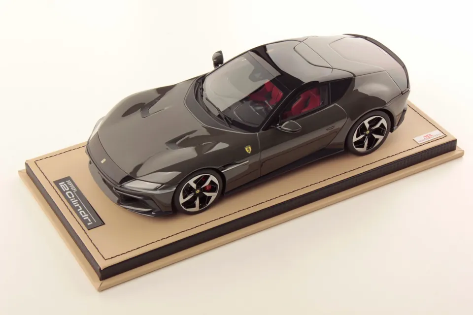 mr-collection-models-ferrari-12-cilindri-1-18 image 1