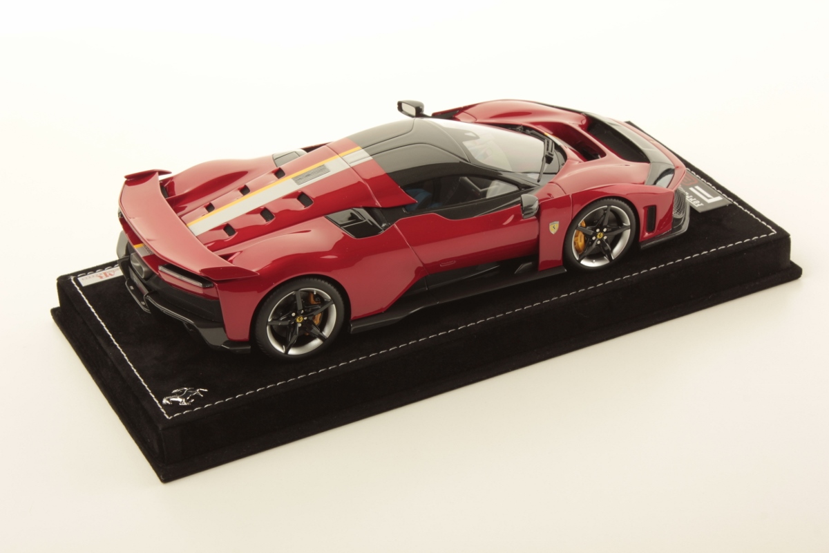 mr-collection-models-ferrari-f80-1-18-5 image 2
