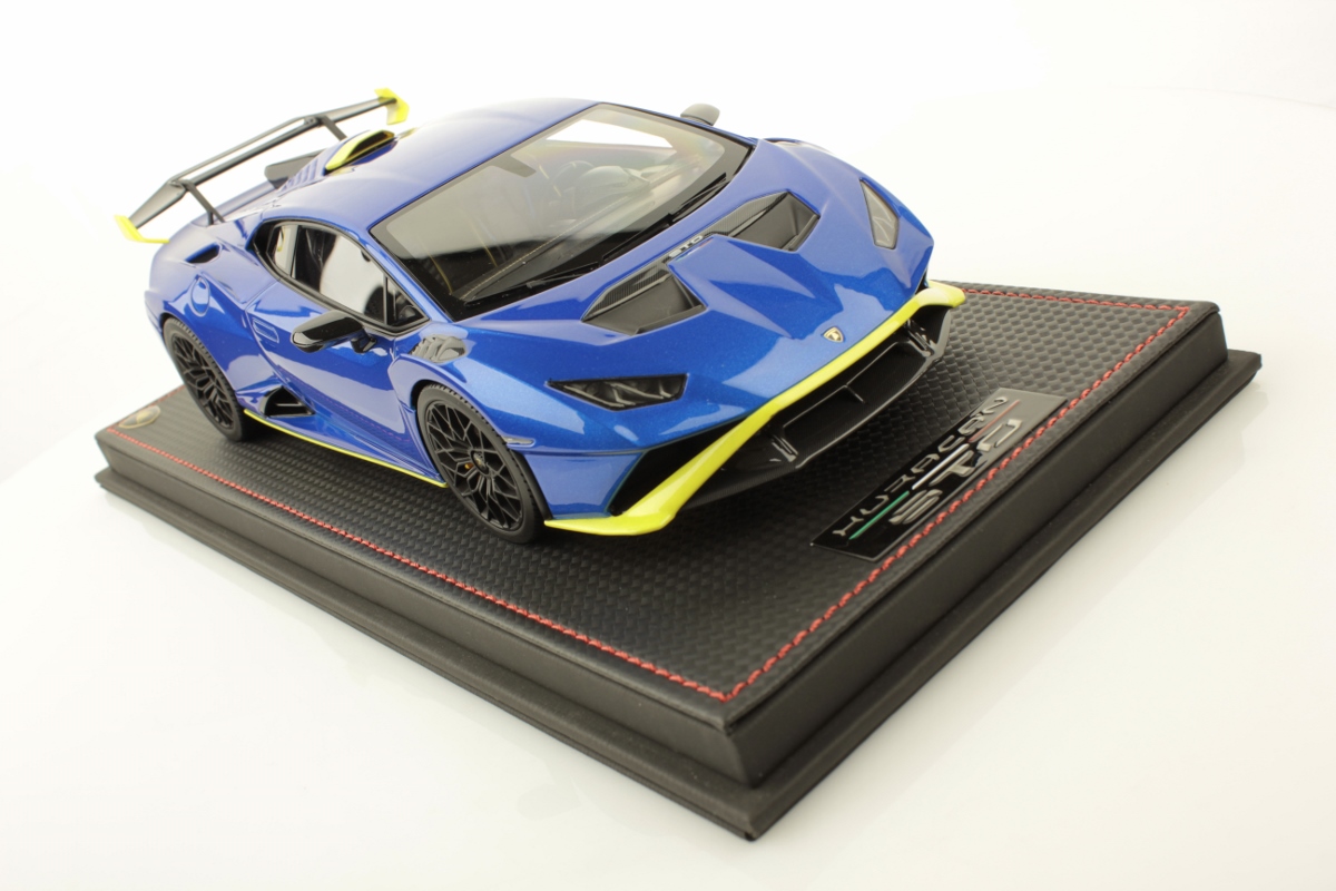 mr-collection-models-lamborghini-hurac-n-sto-1-18-miniature-auto-de-collection image 3