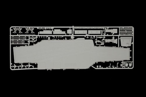 italeri-i5520-porte-avion-uss-saratoga-maquette-bateau-1-720 image 5