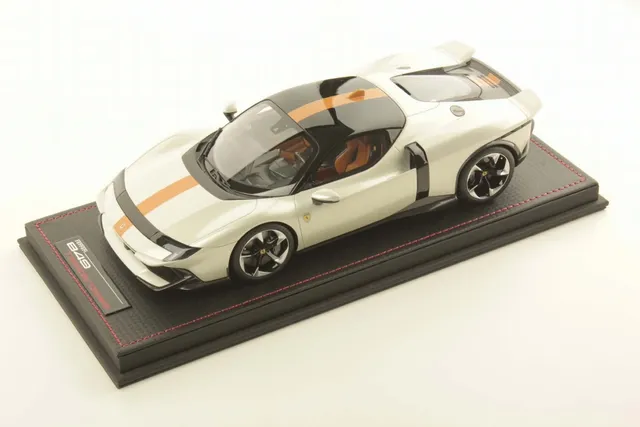 mr-collection-models-ferrari-849-testarossa-1-18-3 image 1