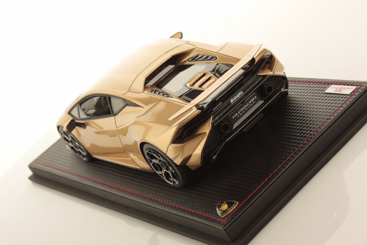 mr-collection-models-lamborghini-hurac-n-tecnica-1-18 image 4