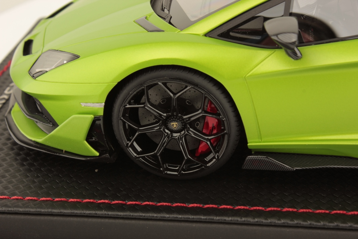 mr-collection-models-lamborghini-aventador-svj-1-18-miniature-auto image 5