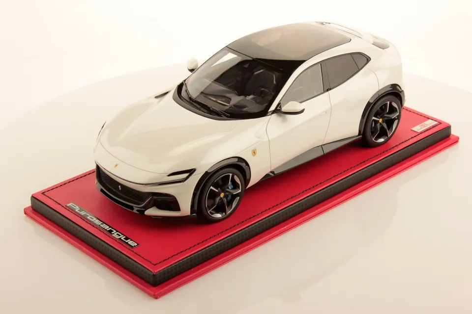 mr-collection-models-ferrari-purosangue-1-18-miniature-auto-collection image 1