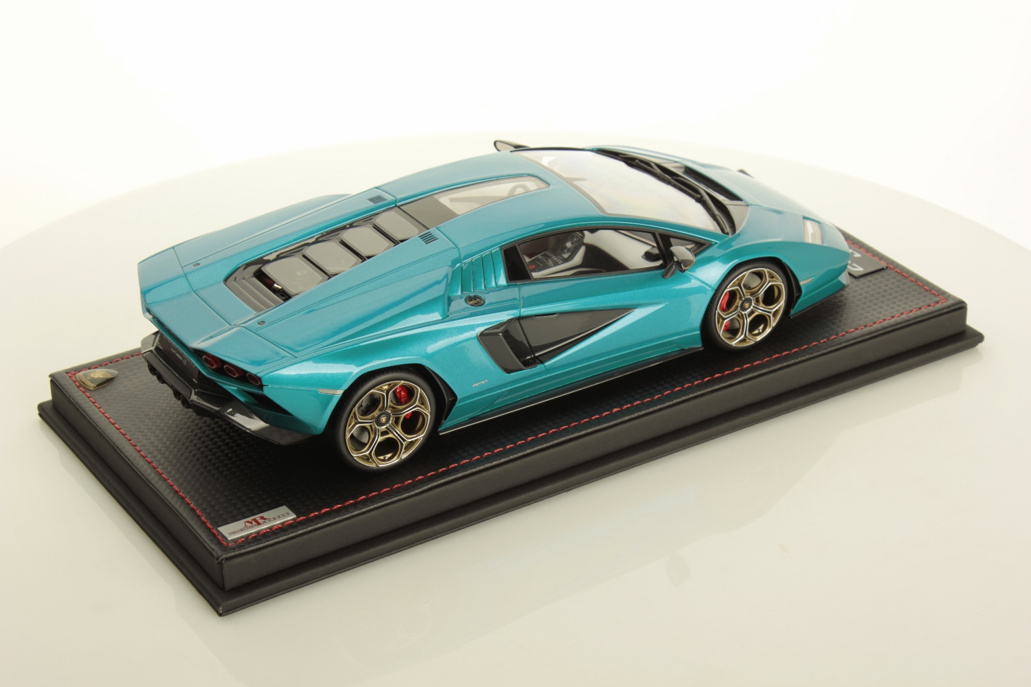 mr-collection-models-lamborghini-countach-lpi-800-4-1-18-miniature-auto-de-colle image 2