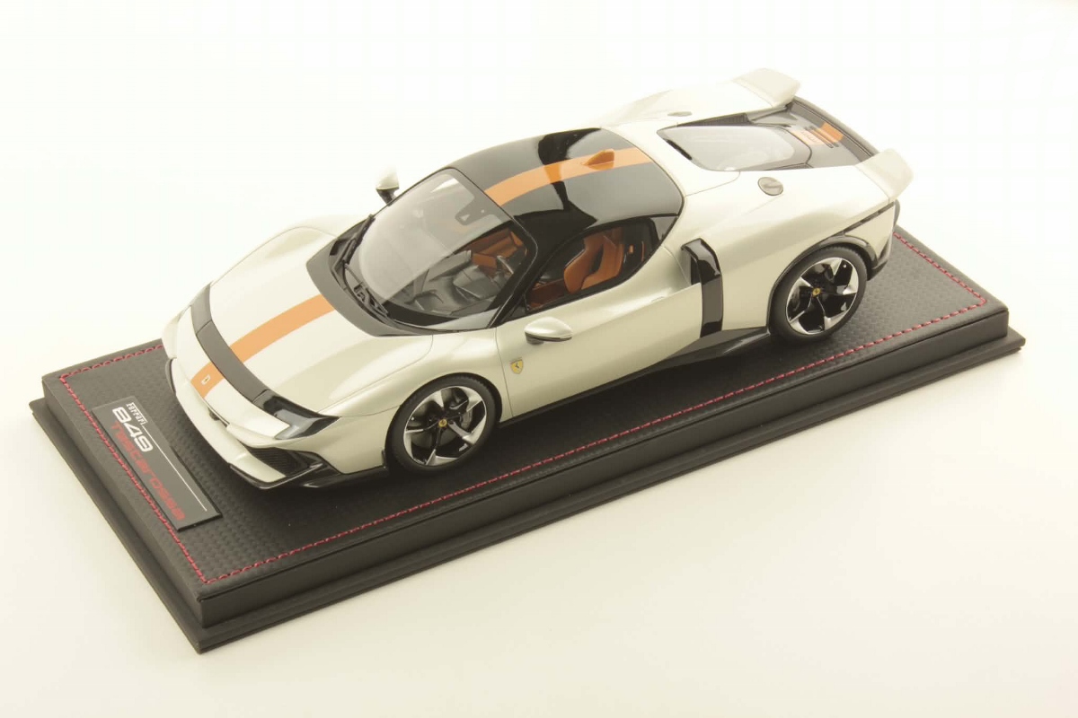 mr-collection-models-ferrari-849-testarossa-1-18-3 image 1