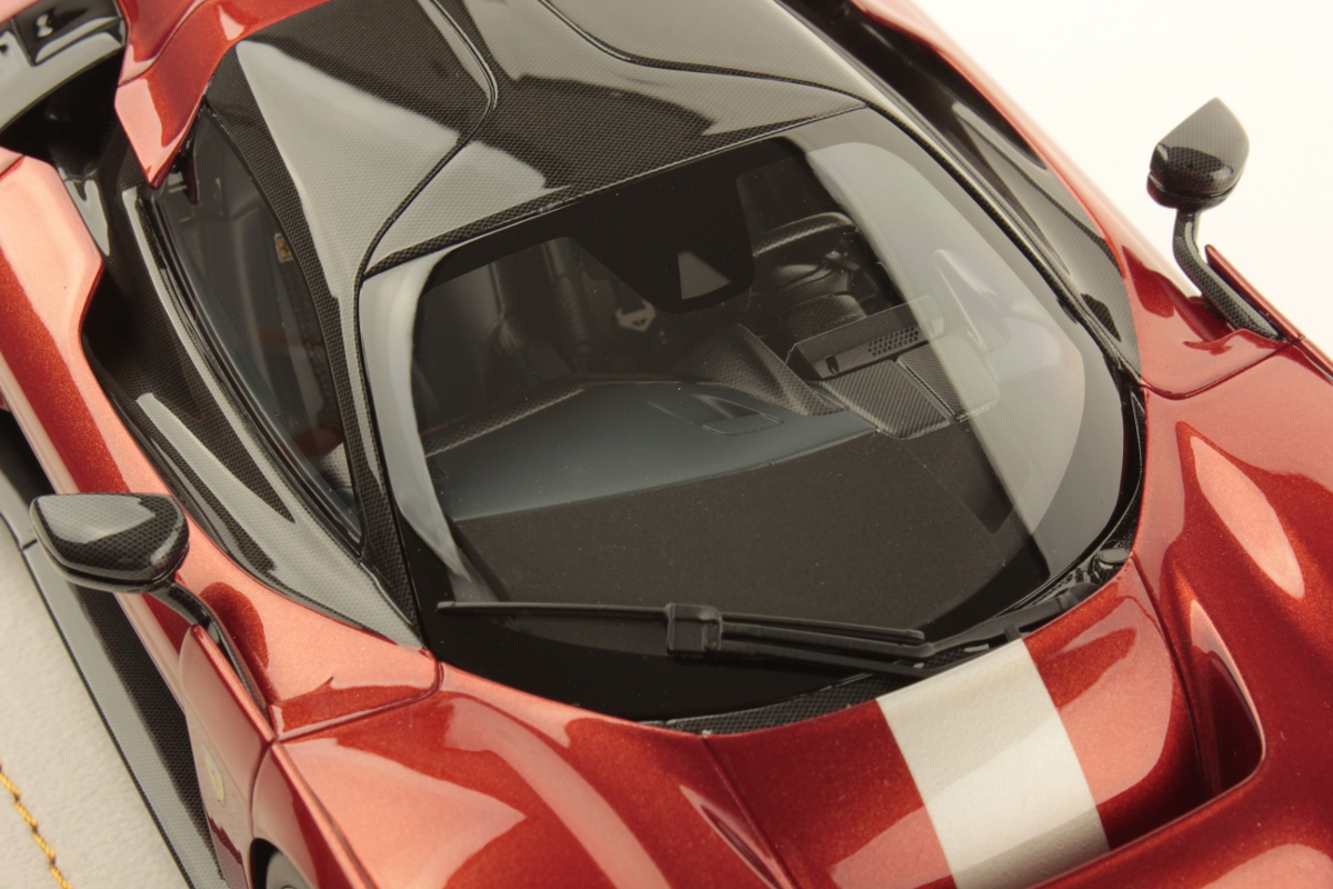 mr-collection-models-ferrari-f80-miniature-auto-de-collection image 6