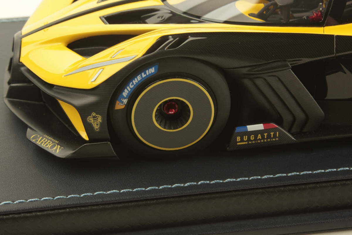 mr-collection-models-bugatti-bolide-1-18-miniature-pur-sang-piste-dition-collect image 5