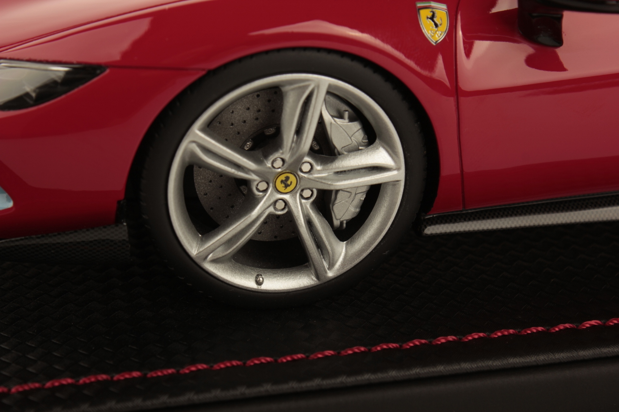 mr-collection-models-ferrari-296-gts-1-18-miniature-spider-v6-hybride-830-cv image 5