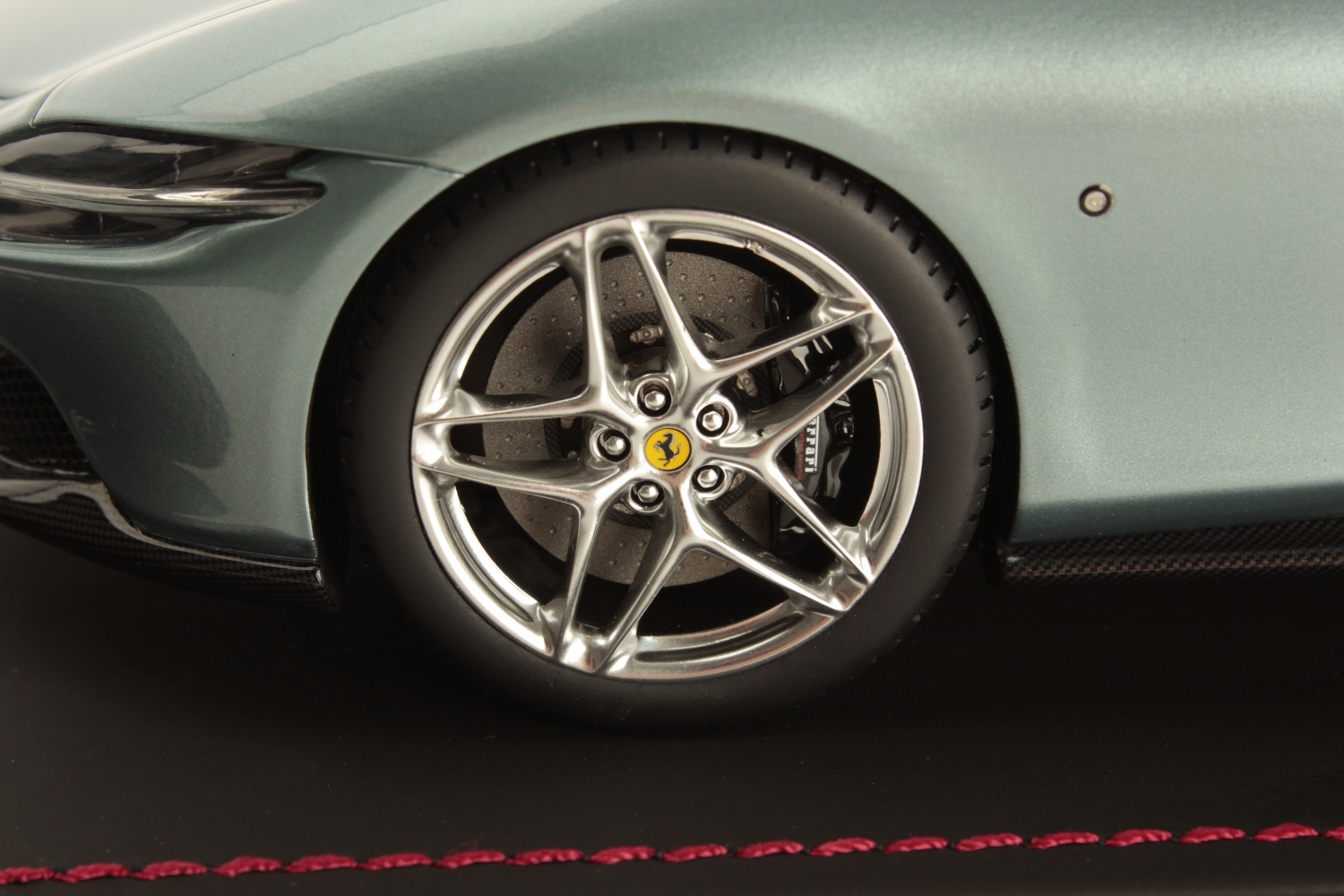 mr-collection-models-ferrari-roma-spider-1-18-miniature-auto-2 image 5