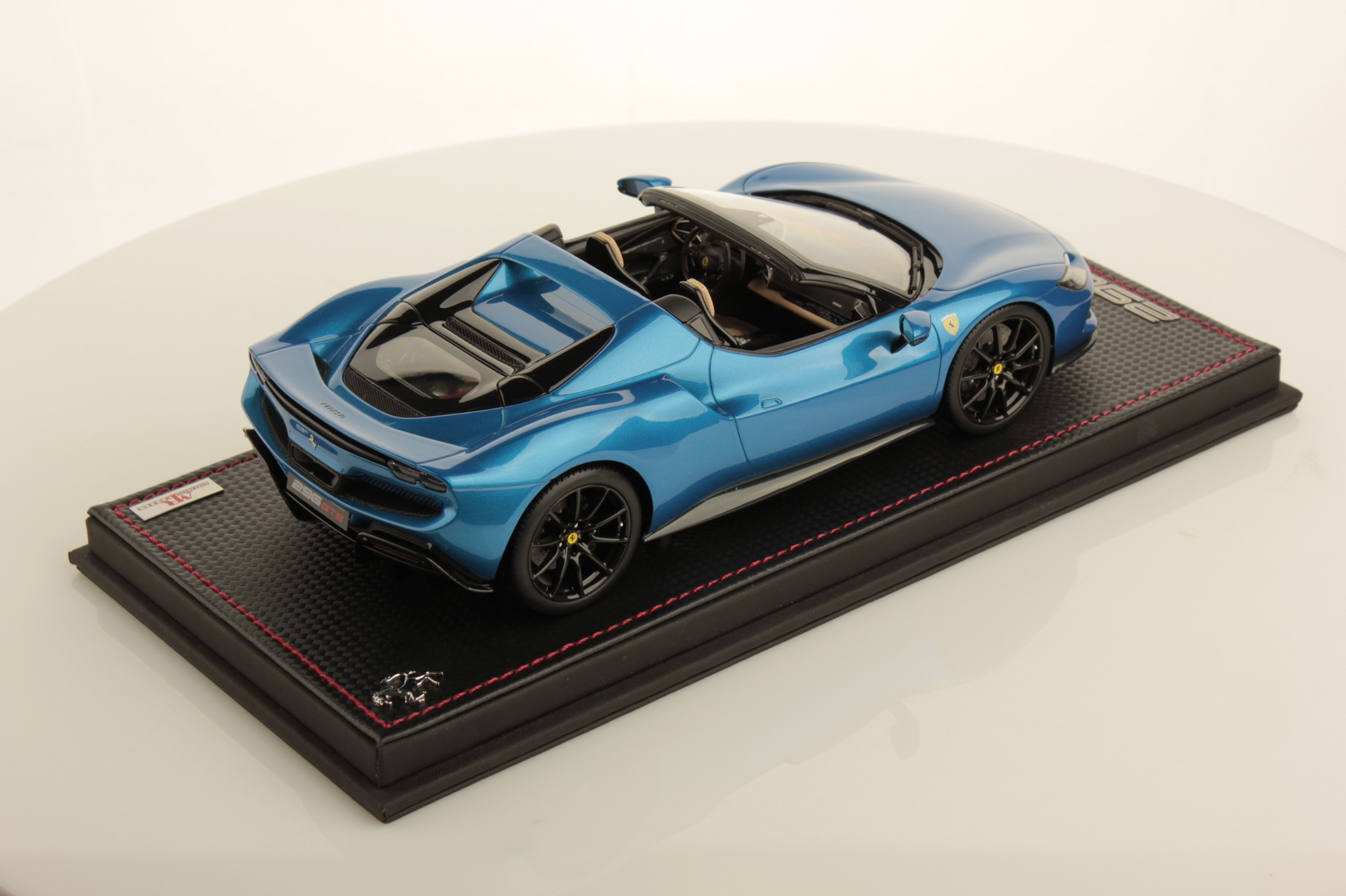 mr-collection-models-ferrari-296-gts-1-18-miniature-v6-phev-dition-collection image 2