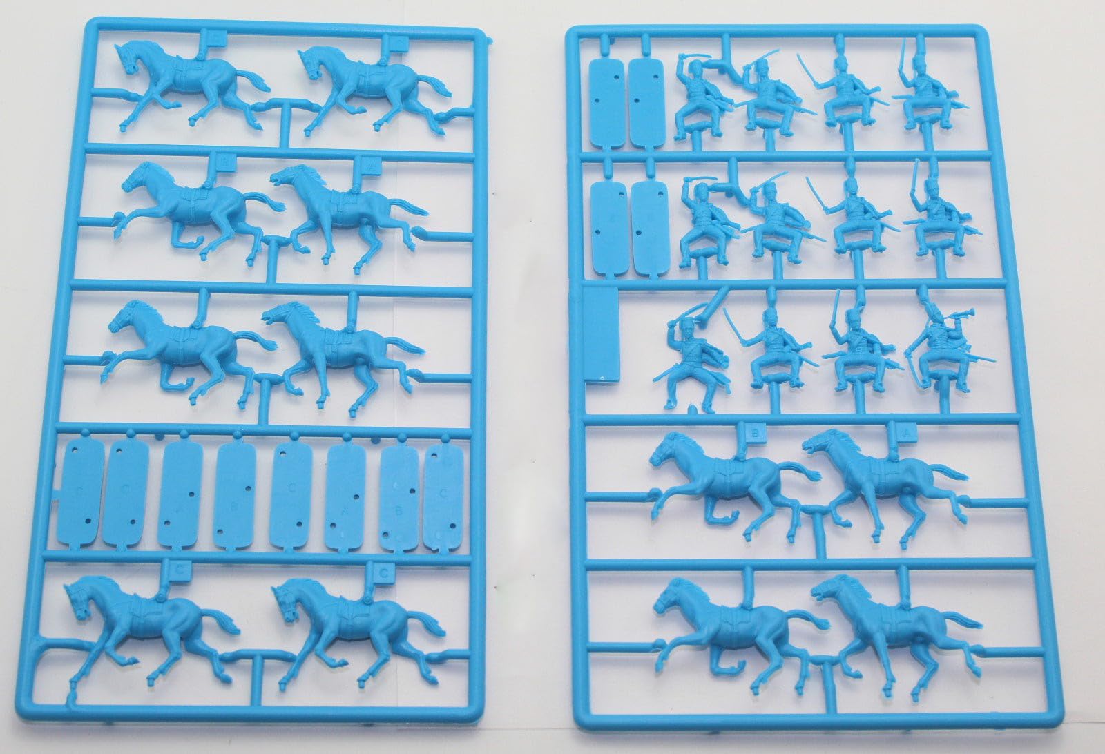 italeri-i6052-hussards-britanniques-maquette-figurines-1-72 image 3