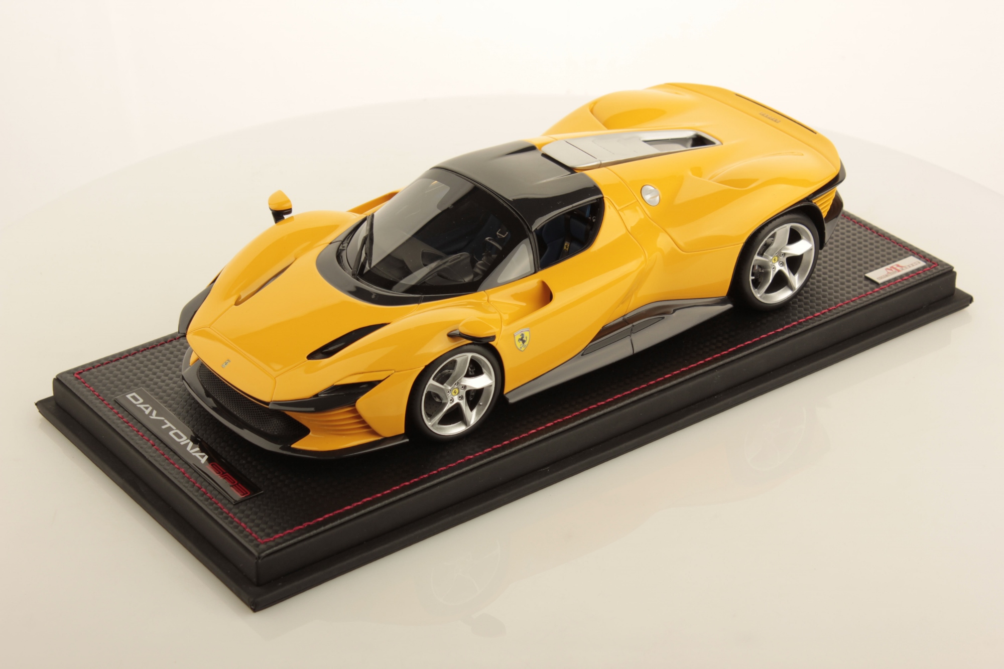 mr-collection-models-ferrari-daytona-sp3-1-18-4 image 1