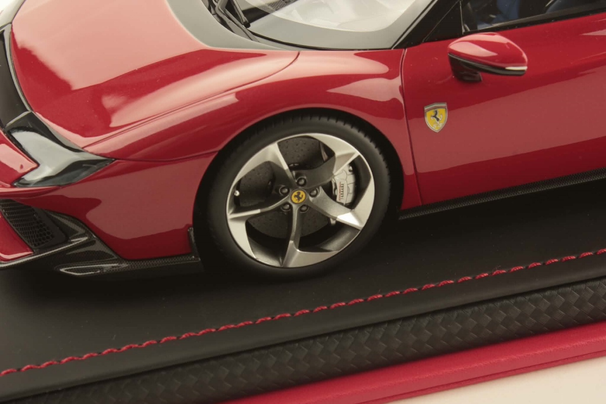 mr-collection-models-ferrari-849-testarossa-1-18-miniature-auto-de-collection image 5